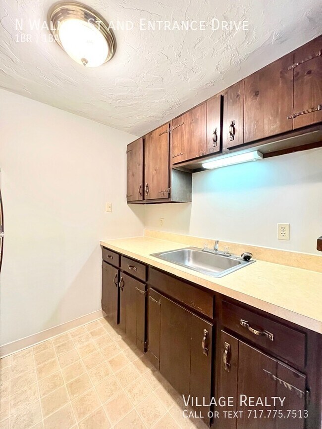 Building Photo - 312 N Walnut St