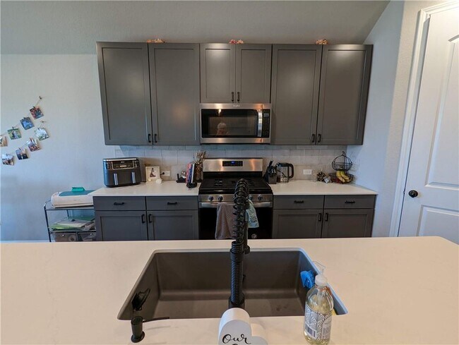 Building Photo - 11801 Carrizo Spgs Path