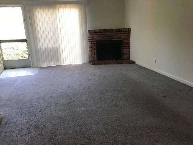 Building Photo - NEWHALL 2724-26
