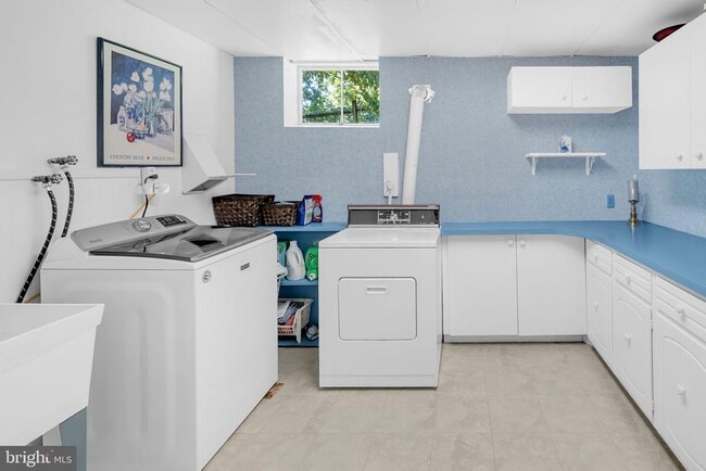 Building Photo - 2708 N Kensington St