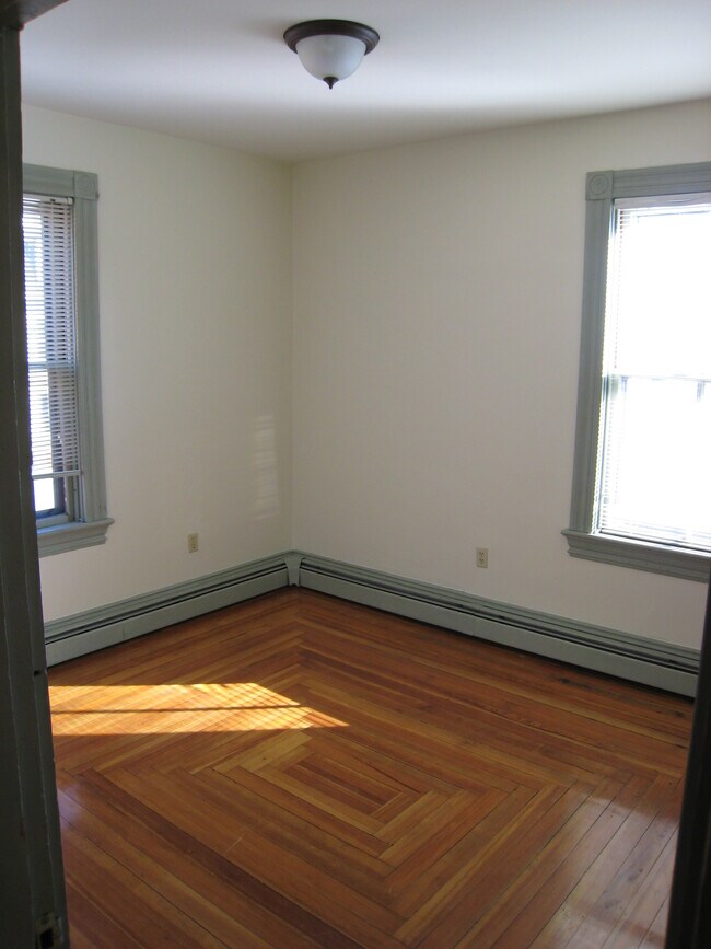 Building Photo - 3-2 Wendell St