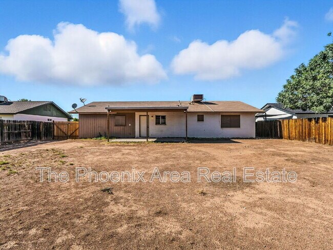 Building Photo - 3109 E Pueblo Ave