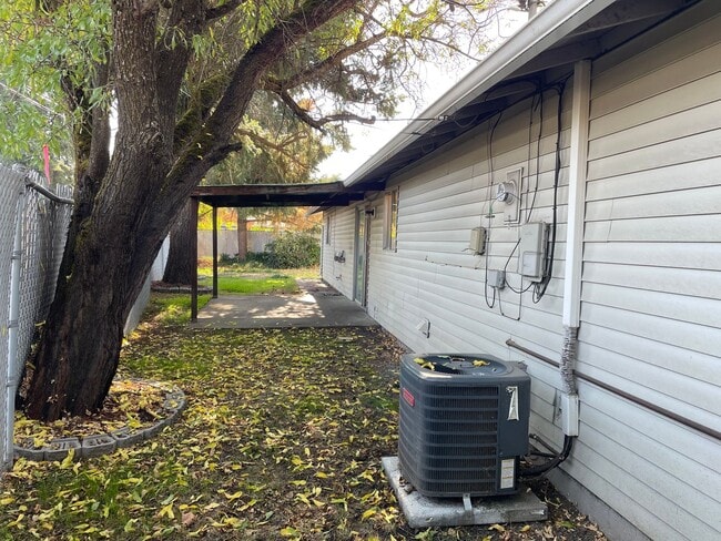 Building Photo - Nicely Tucked Away-3 Bed 2 Bath Home ~ New...