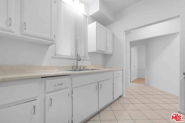 Building Photo - 2452 W 18th St