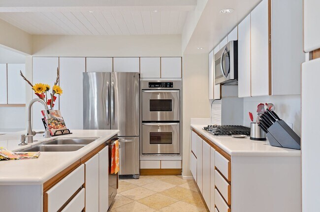 Building Photo - Fully Furnished Hope Ranch Retreat with Golf Course Views & Private Casita