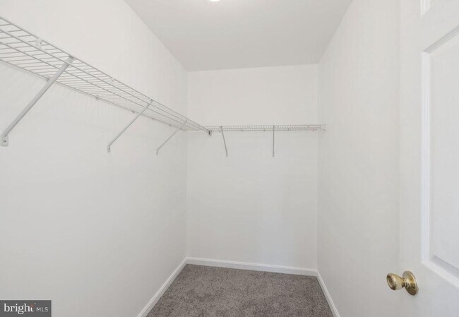 Building Photo - 1025 Gardenview Loop