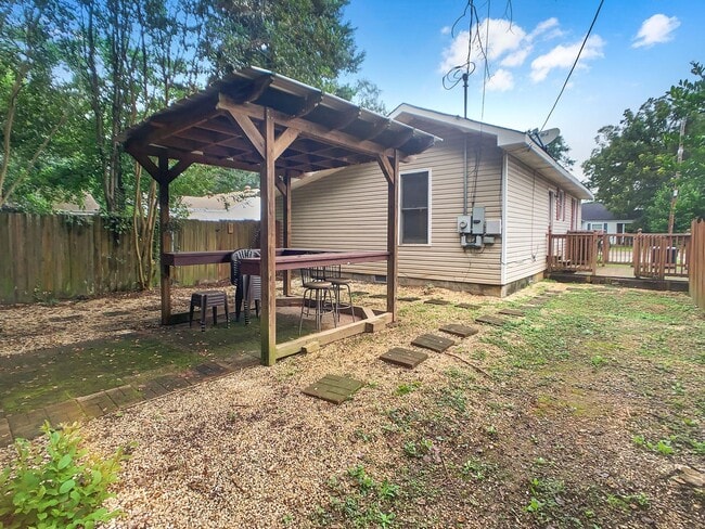 Building Photo - 2303 22nd St