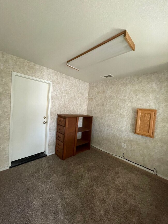 Building Photo - Available Now! – Beautiful Corner Lot Home