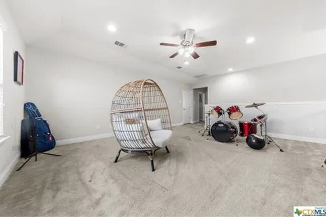 Building Photo - Spacious 4BR House in Harker Heights