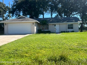 Building Photo - 761 Glencove Ave NW