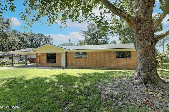 Building Photo - 113 Montgomery Dr