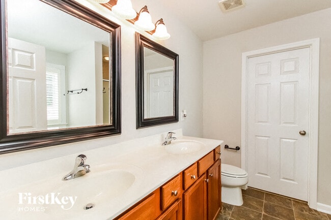 Building Photo - 4015 Shadetree Dr