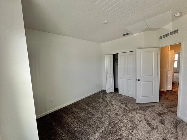 Building Photo - 2634 Armstrong Ave