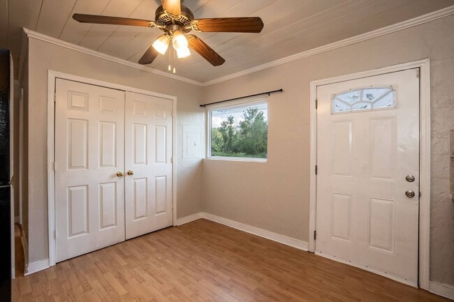 Building Photo - Two Bedroom Home
