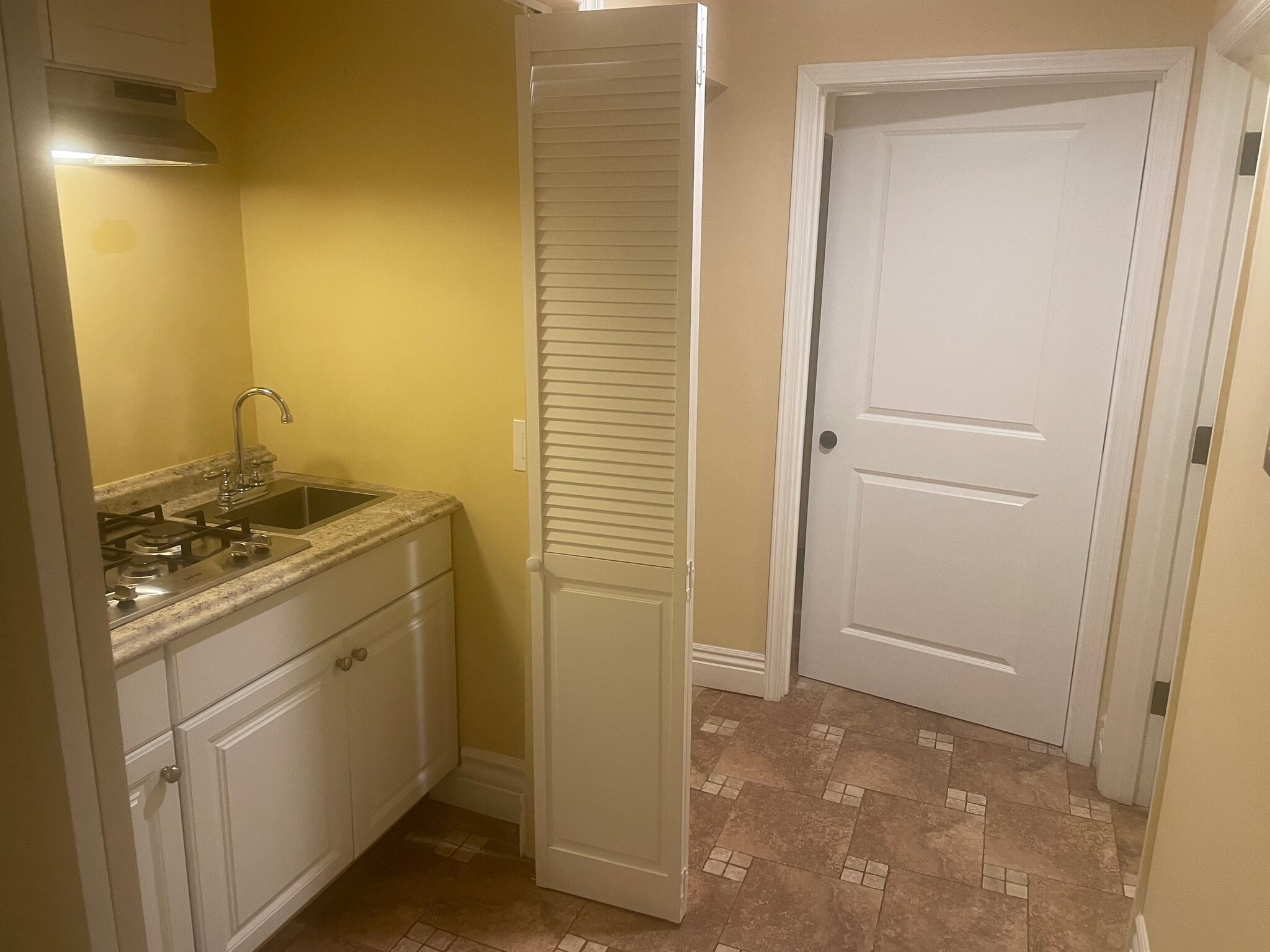 Building Photo - 4400 Brookford Ave