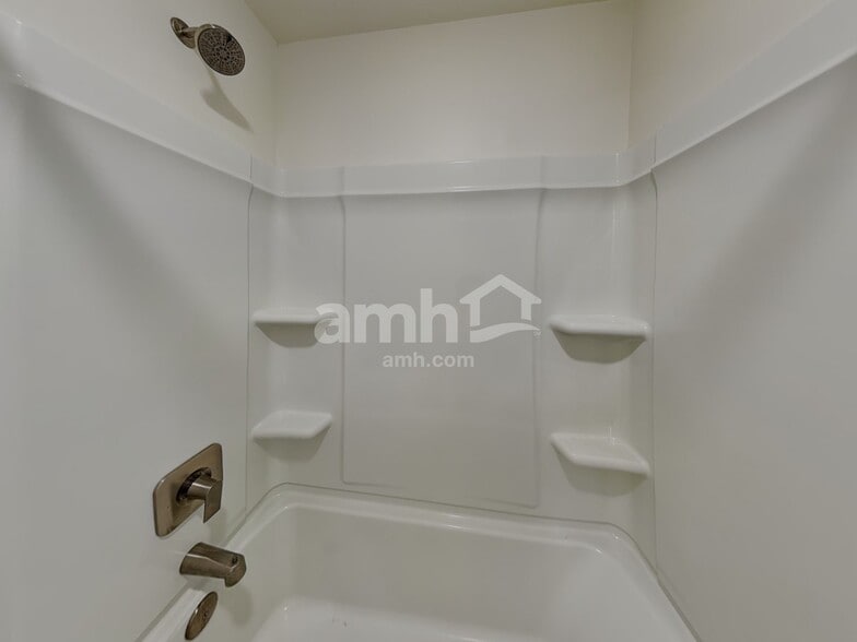 Building Photo - 3354 Fields Ave