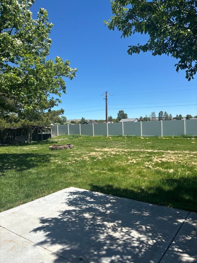 Building Photo - Charming 3 Bed, 1 Bath Home in Idaho Falls!