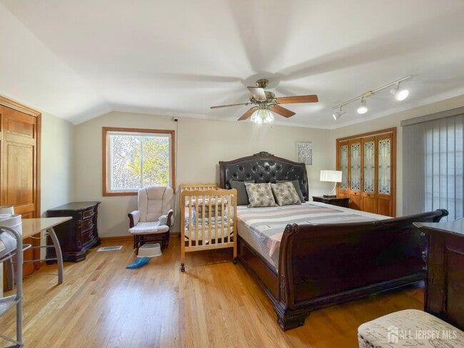 Building Photo - 592 Cabot Hill Rd