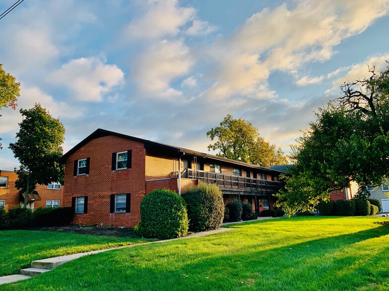 Building Photo - 1740 North Star Rd