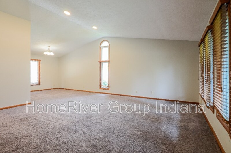 Building Photo - 712 Daffon Dr