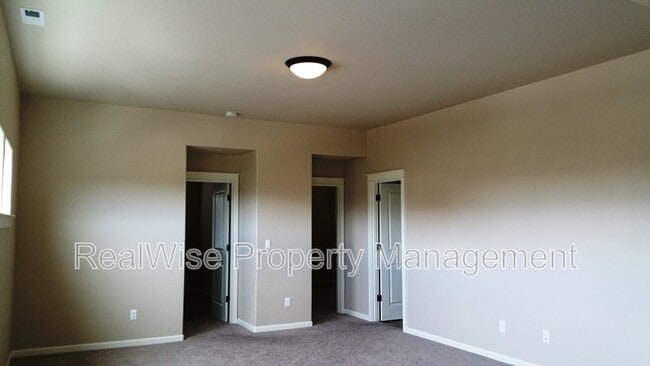 Building Photo - 3318 SW 28th St