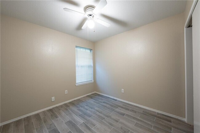 Building Photo - 1607 Greening Way