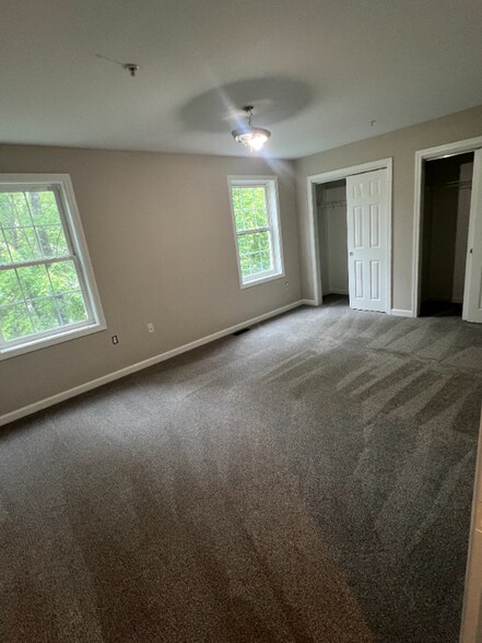 Building Photo - 10 Appaloosa Dr