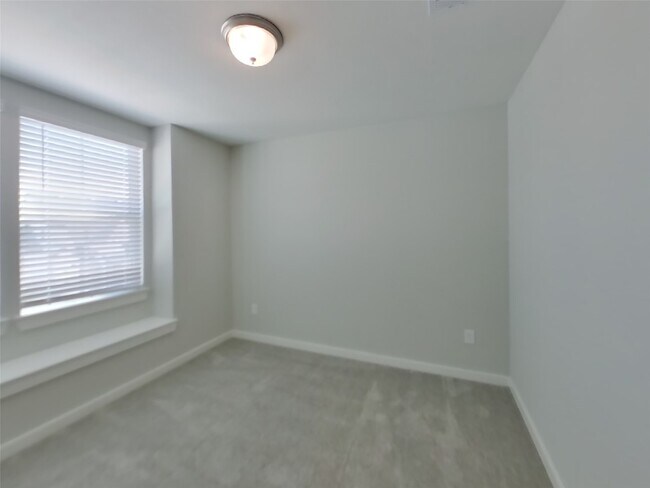 Building Photo - 4910 San Fabiano Ct