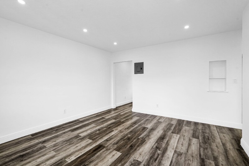 Building Photo - 2212 Roosevelt St