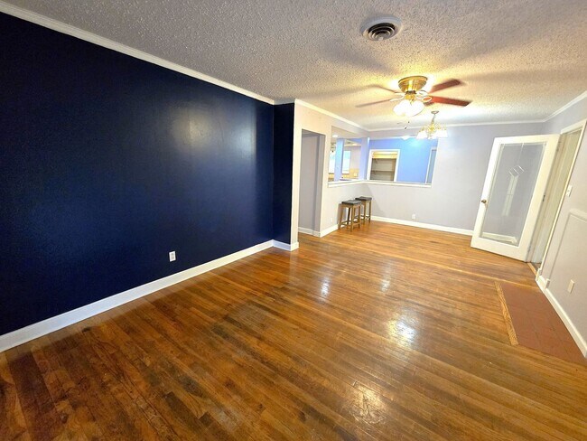 Building Photo - Rent Includes ALL utilities, yard maintenance and Wifi