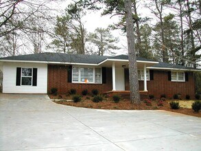 Building Photo - Five Points 5br House - FALL 2026 PRELEASE