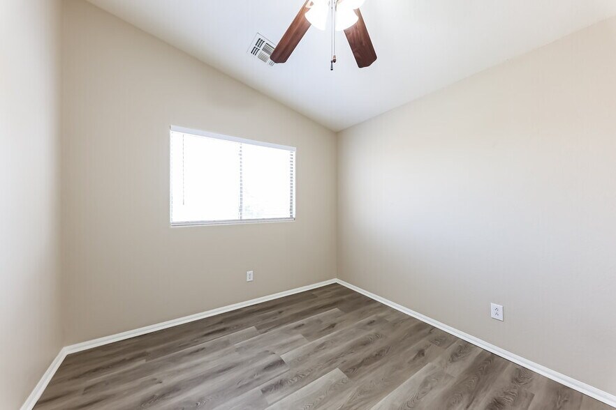 Building Photo - 12429 W Montebello Ave