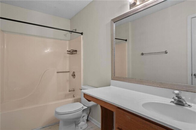 Building Photo - 2155 Southbrook Ridge NW