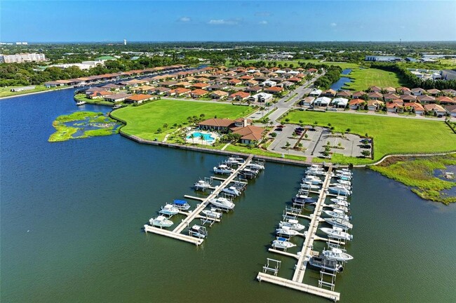 Building Photo - 2322 5th St E