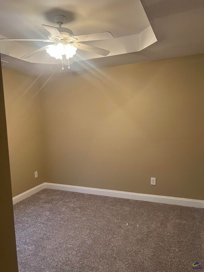 Building Photo - 202 Chasen Ct