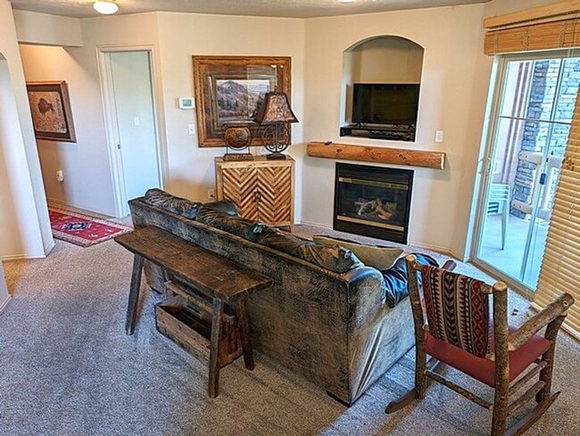 Building Photo - Fully Furnished Fox Bay Condo, AC, 2 Parki...