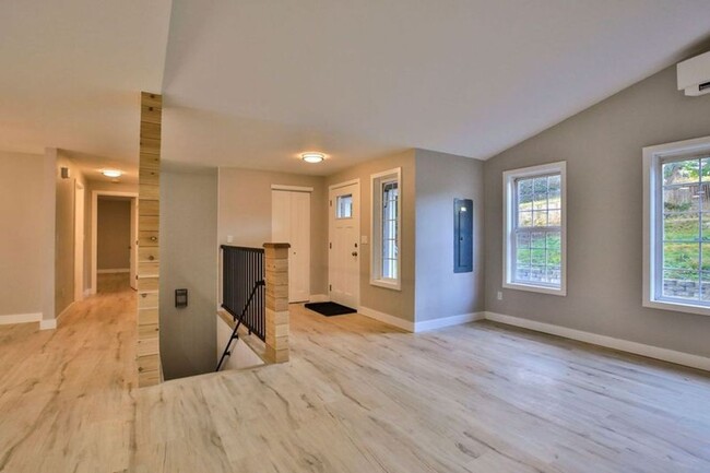 Building Photo - Beautifully, Remodeled Home In Freeland!