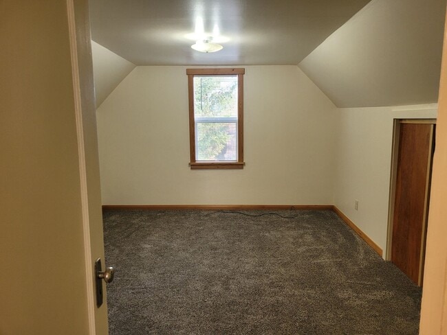 Building Photo - Whitefish 4 bedroom Unfurnished Home