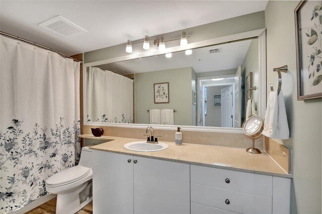 Building Photo - 700 E Boynton Beach Blvd