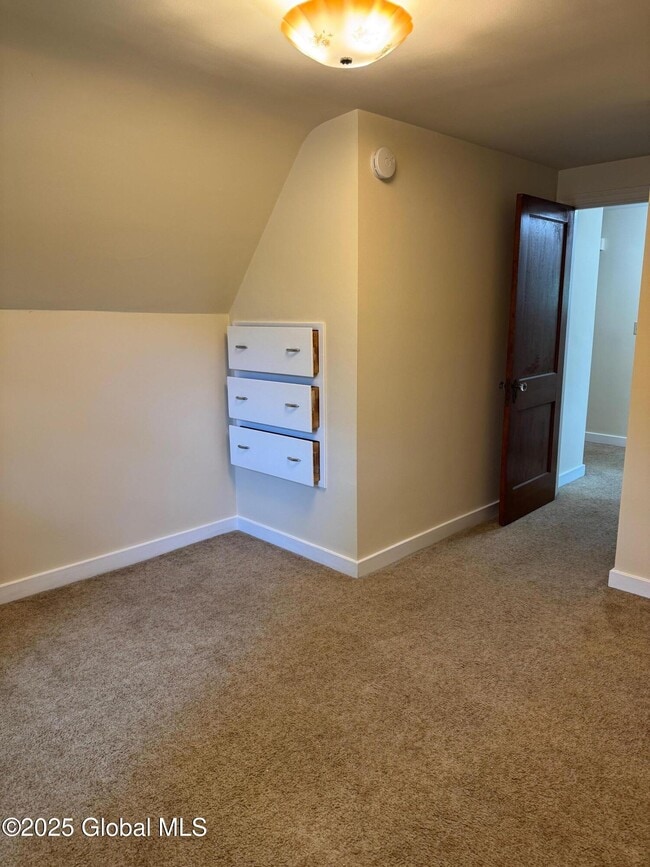 Building Photo - 1366 Helderberg Ave