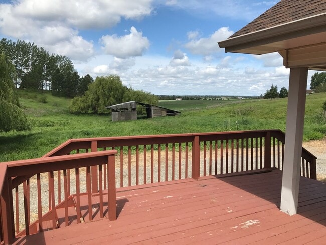 Building Photo - Charming 3 bed South Spokane Farm House