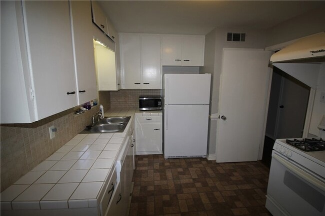 Building Photo - 6703 Vada Dr