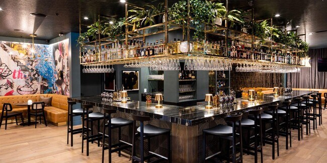 Building Photo - 11970 Montana Ave