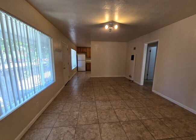 Building Photo - Foothill Plaza Apartments