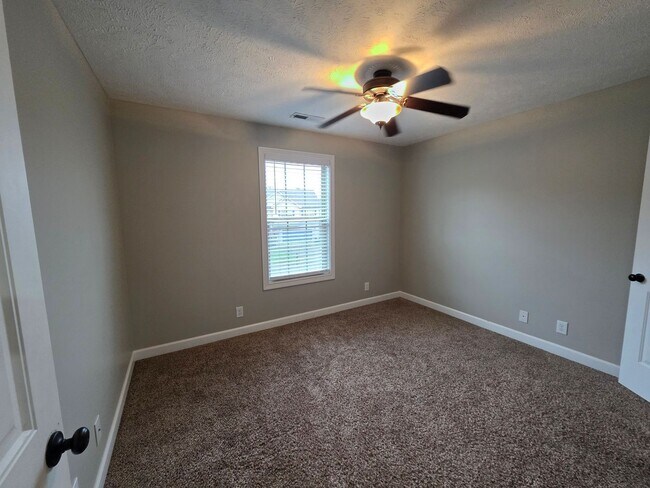 Building Photo - Holiday SPECIAL!! $500 OFF Your Move-In Co...