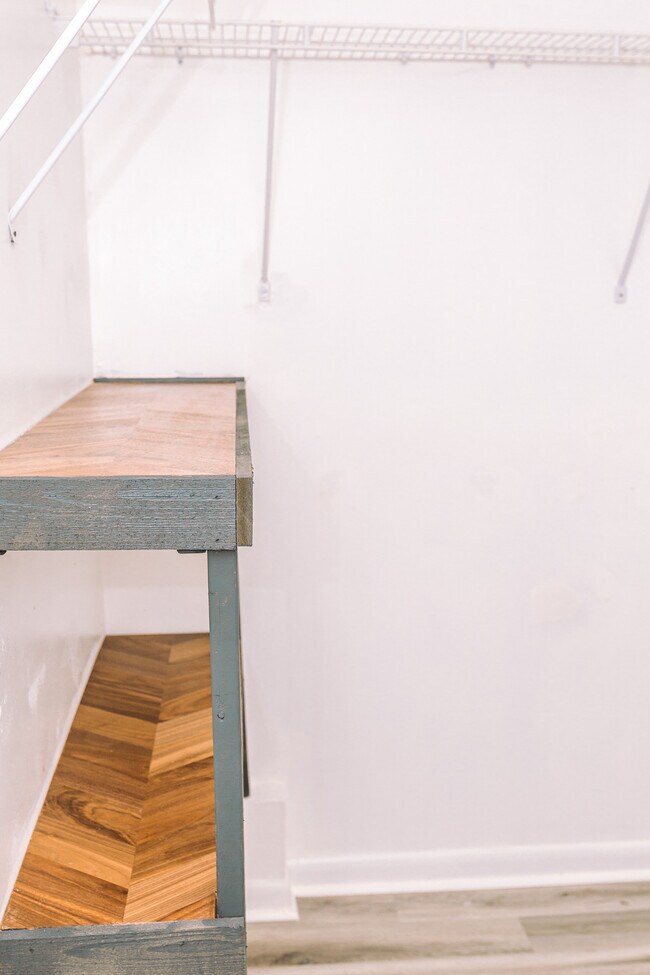 Building Photo - 9808 Emerald Point Dr