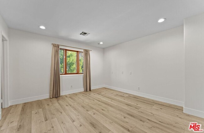 Building Photo - 15123 Greenleaf St