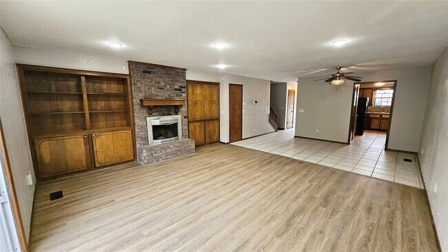 Building Photo - 2105 NW 118th Terrace