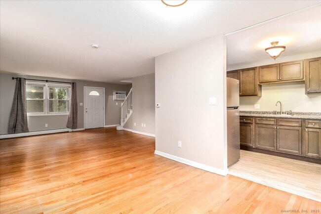 Building Photo - 115 Kensington Ave