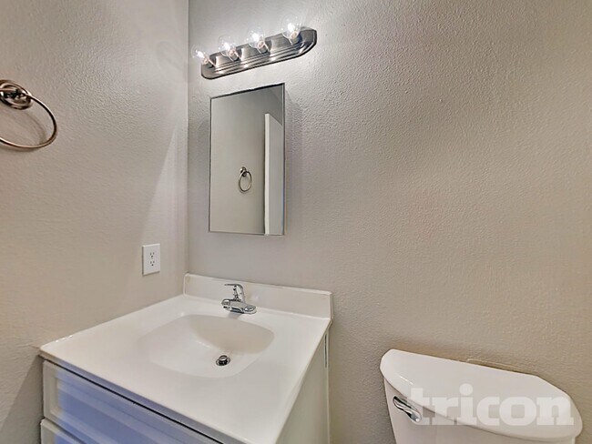 Building Photo - 3607 N 87th Ave